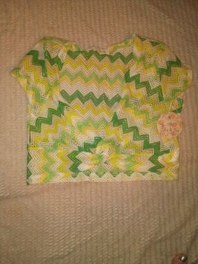 Lace like crop top twist bust NWOT super cute